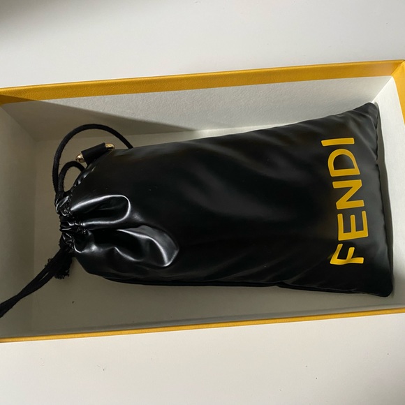 AUTHENTIC FENDI SUNGLASSES - Picture 7 of 11